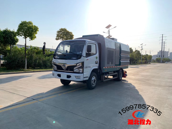 東風(fēng)小多利卡吸塵車（后置吸盤(pán)帶滾掃）