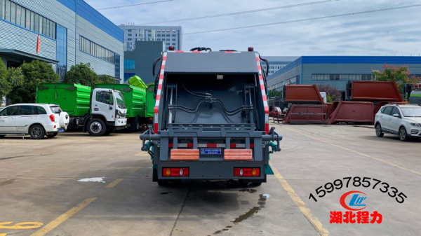 東風(fēng)華神F3壓縮式垃圾車(chē)7方