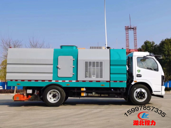 東風(fēng)大多利卡后置吸塵車（7方）